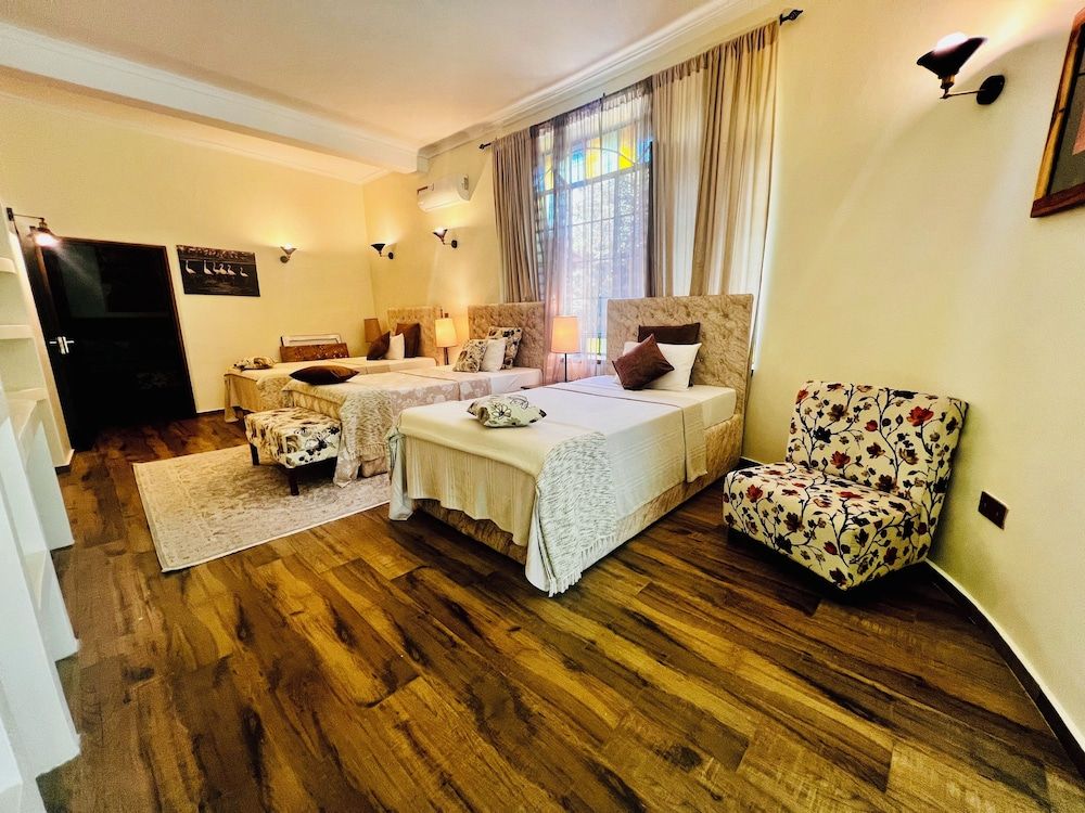 PINK FLAMINGO BOUTIQUE HOTEL Deluxe Triple Room