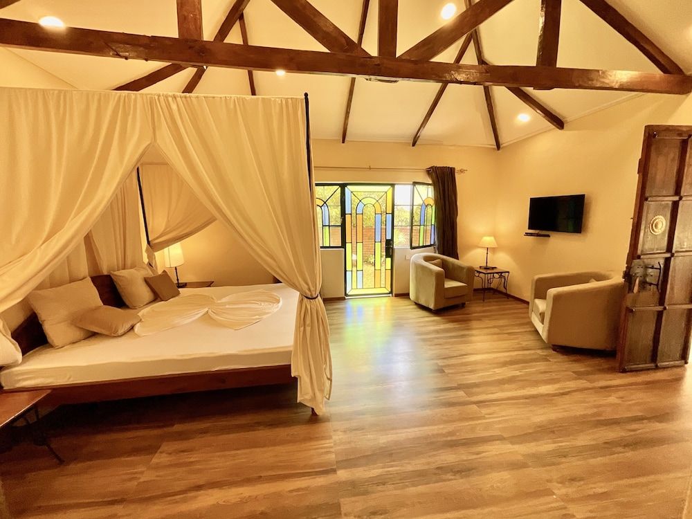 PINK FLAMINGO BOUTIQUE HOTEL Honeymoon Suite 13