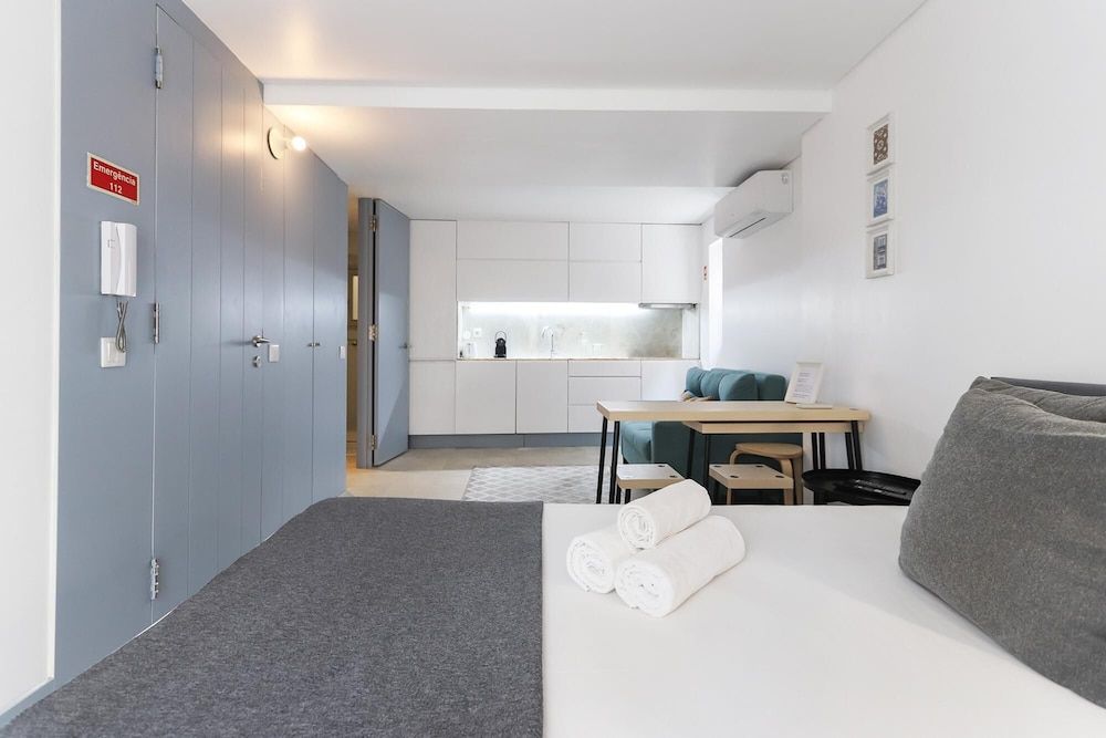 Alfama Modern Loft by Homing Studio 25