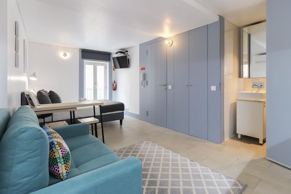 Alfama Modern Loft by Homing Studio 27