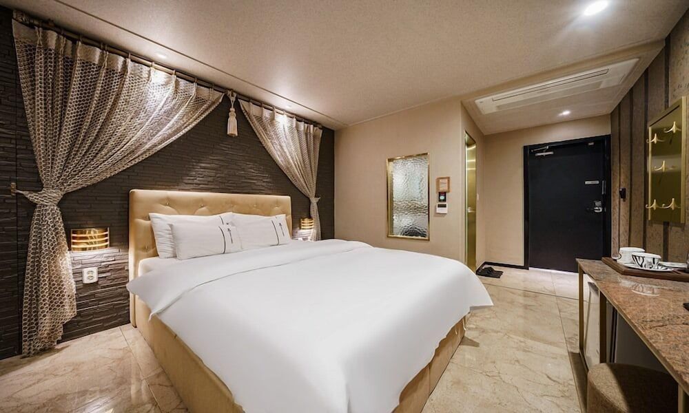 undefined URBAN HOTEL & GOLF 5