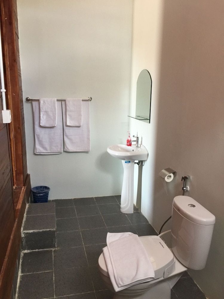 Tanah Penida Bungalow Standard King Room 5