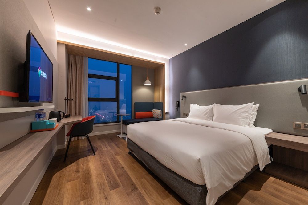 Standard Room, 1 King Bed, Accessible