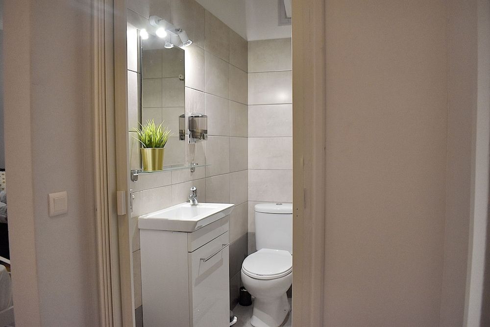 undefined Check Point - Acropolis 10