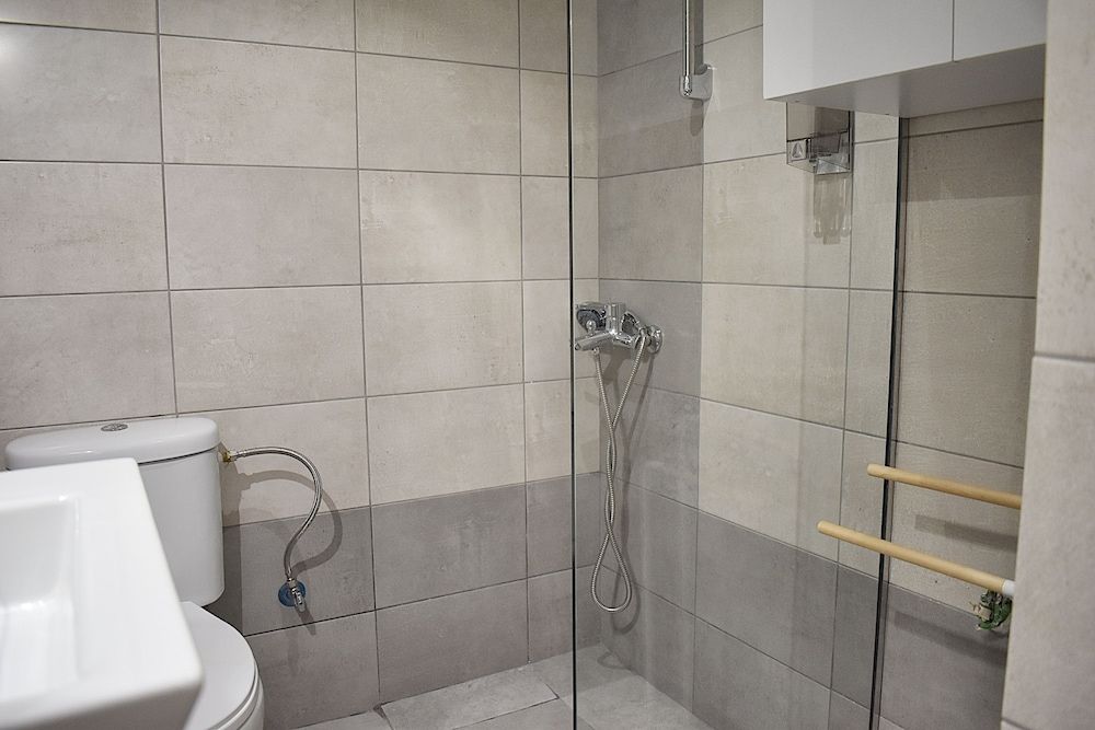 Check Point - Acropolis Room 7