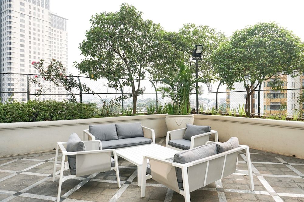 undefined Modern 2BR at The Belleza Apartment 8