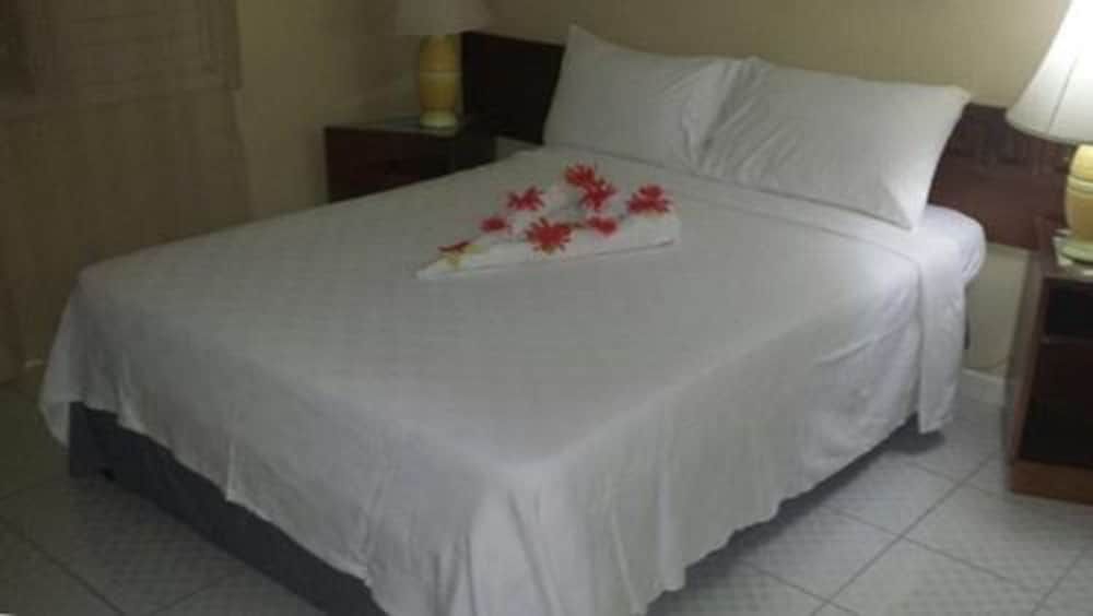 Majestic Supreme Ridge Cott Family Room, 2 Bedrooms, Smoking, Beach View 5