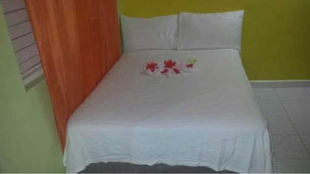 Majestic Supreme Ridge Cott Family Room, 2 Bedrooms, Smoking, Beach View 4