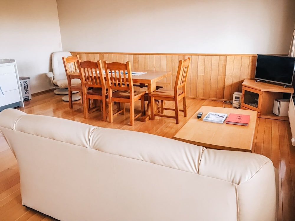 Yotei Town House Apartment, Mountain View 9