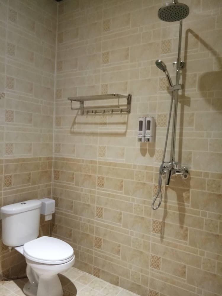 Singha Hotel Deluxe Twin Room 7