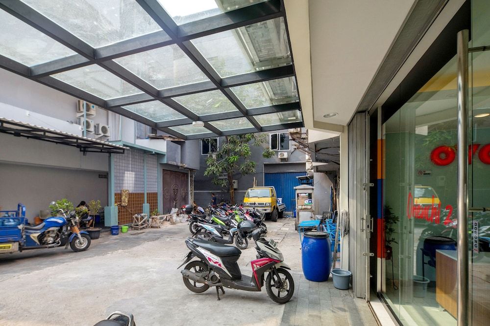 undefined Capital O 1121 Orienchi 2 4