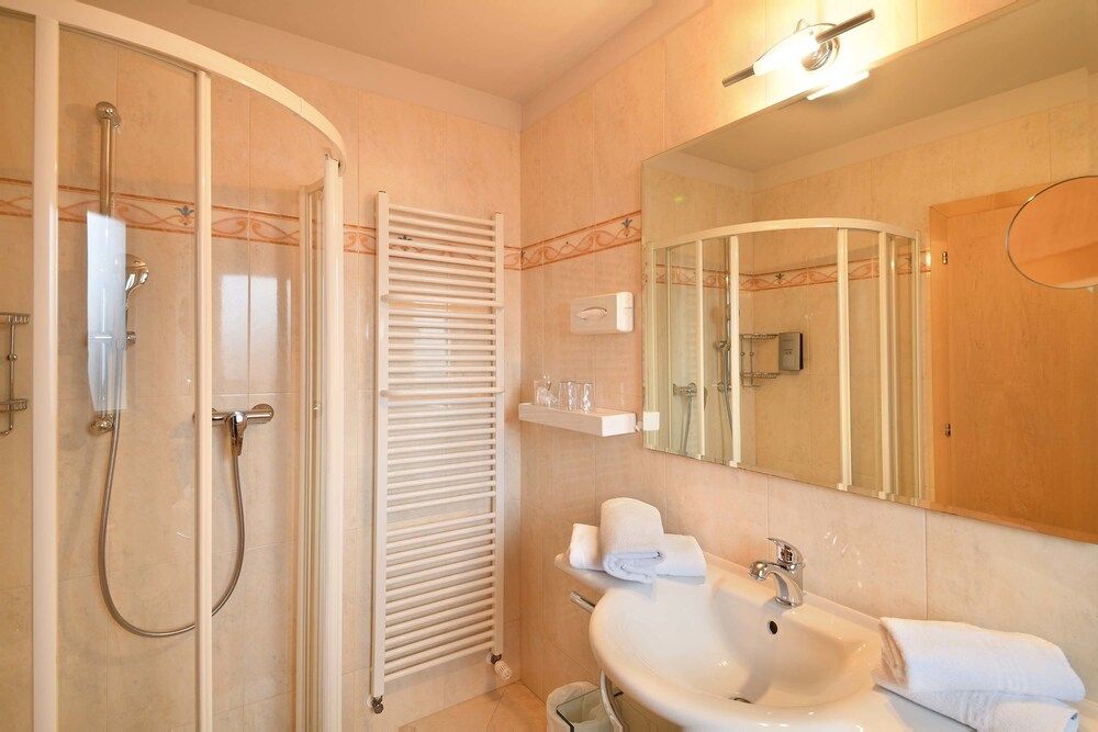 Deluxe Studio