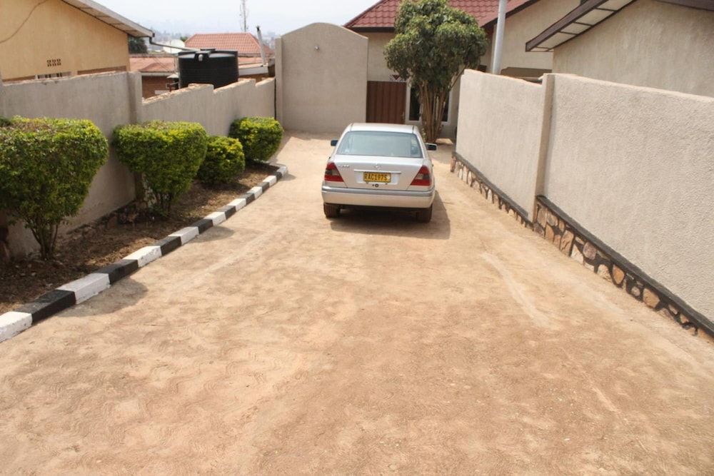 undefined Happy Home and Dine 5