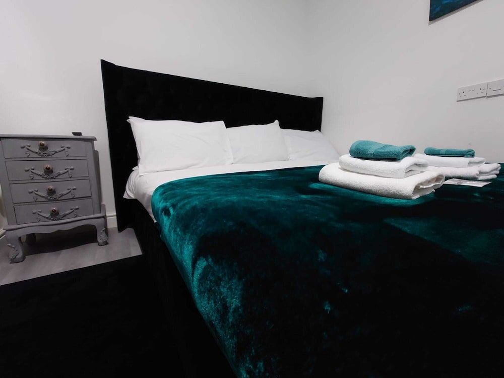 High Tide Hotel Superior Double Room, 1 King Bed 3