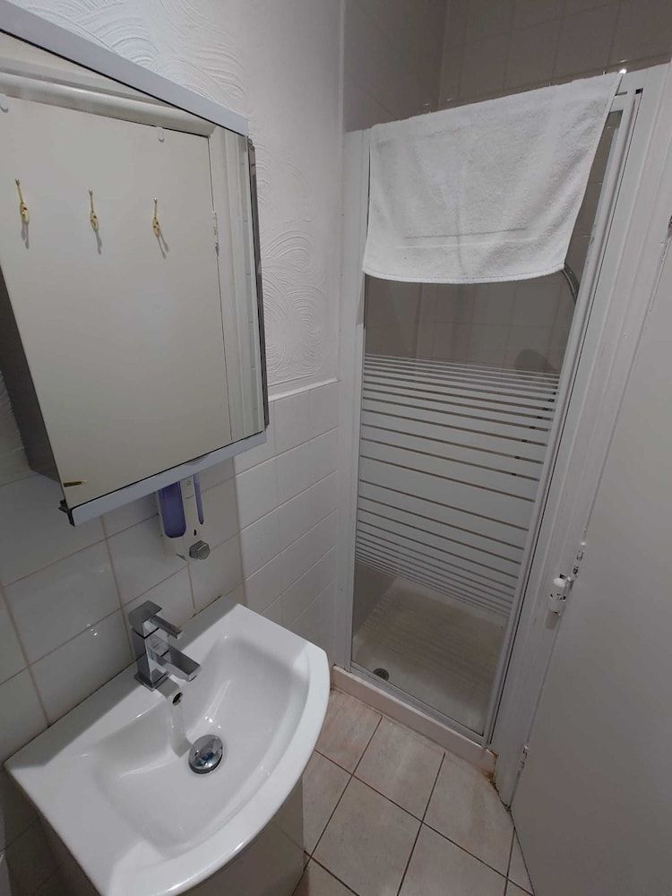 High Tide Hotel Basic Double Room, 1 Double Bed 5