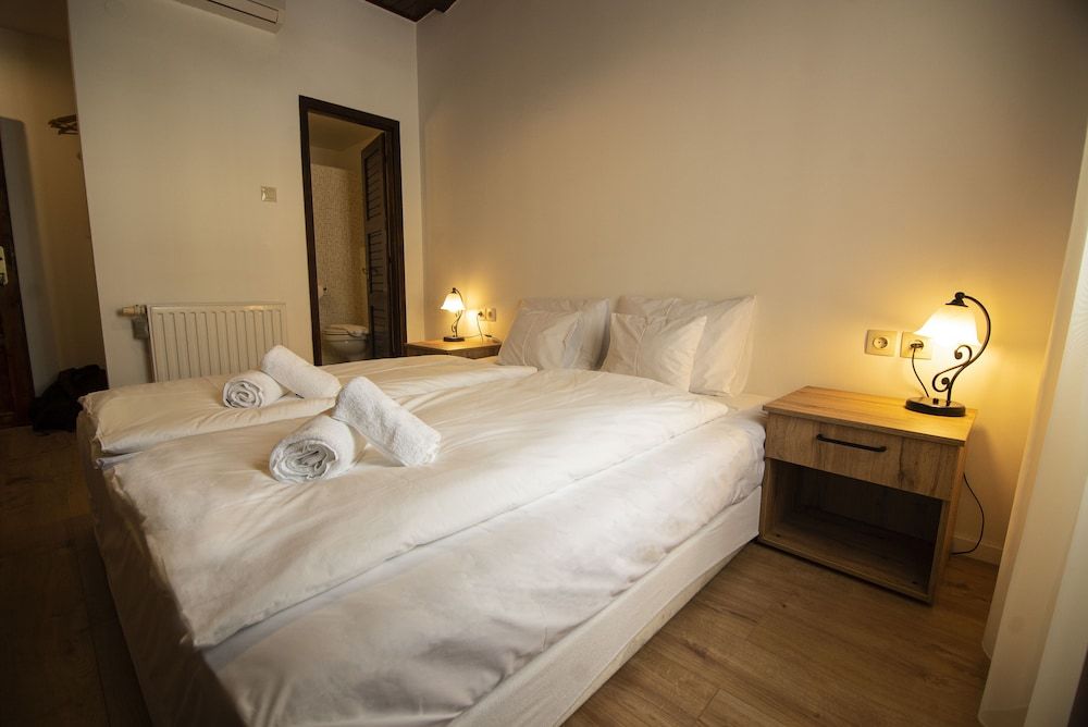 Jégverem Fogadó Double Room, Private Bathroom 5