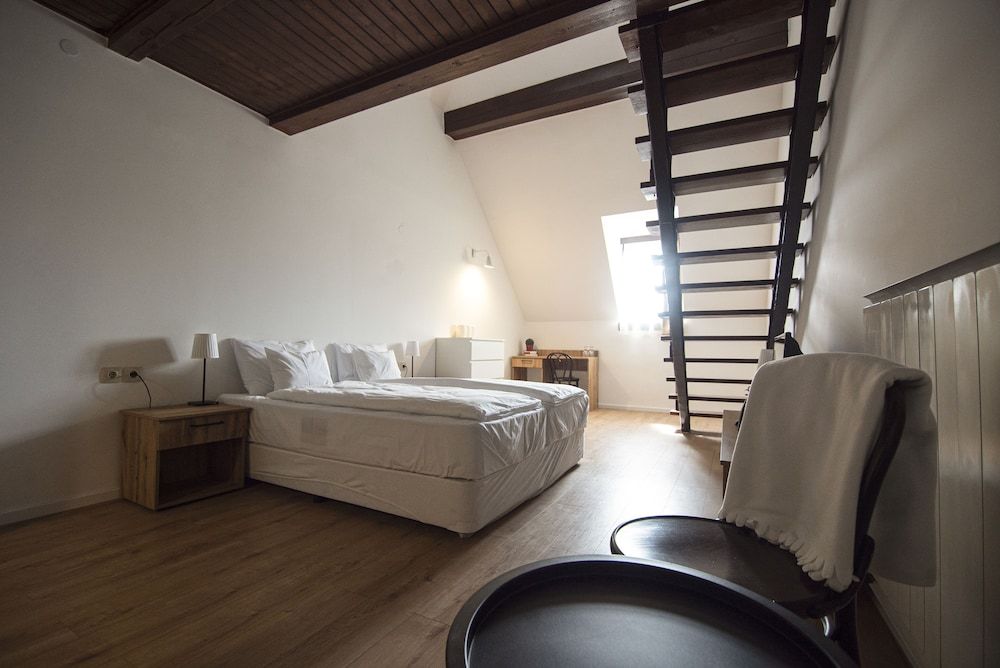 Jégverem Fogadó Gallery Quadruple Room