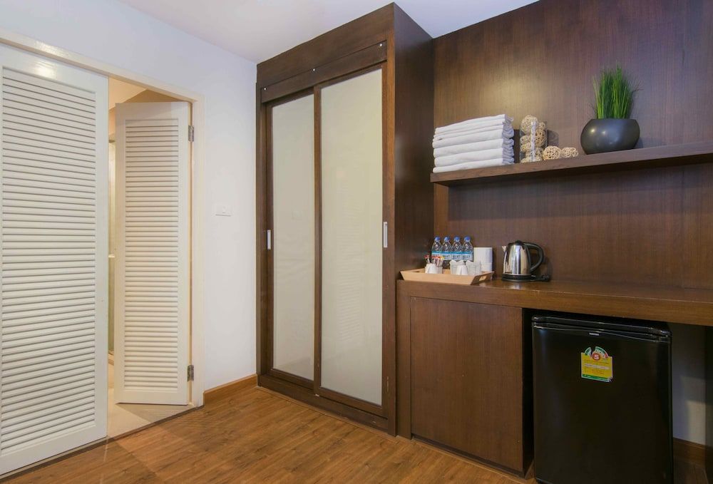 The Phoenix Hotel Bangkok Family Suite 5