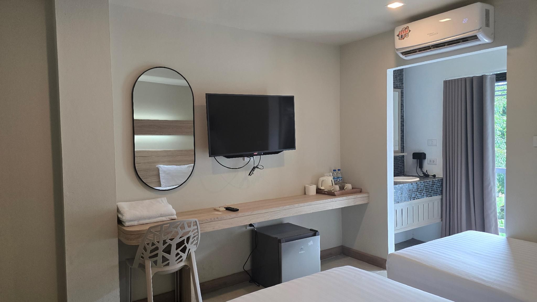 undefined The Phoenix Hotel Bangkok 5