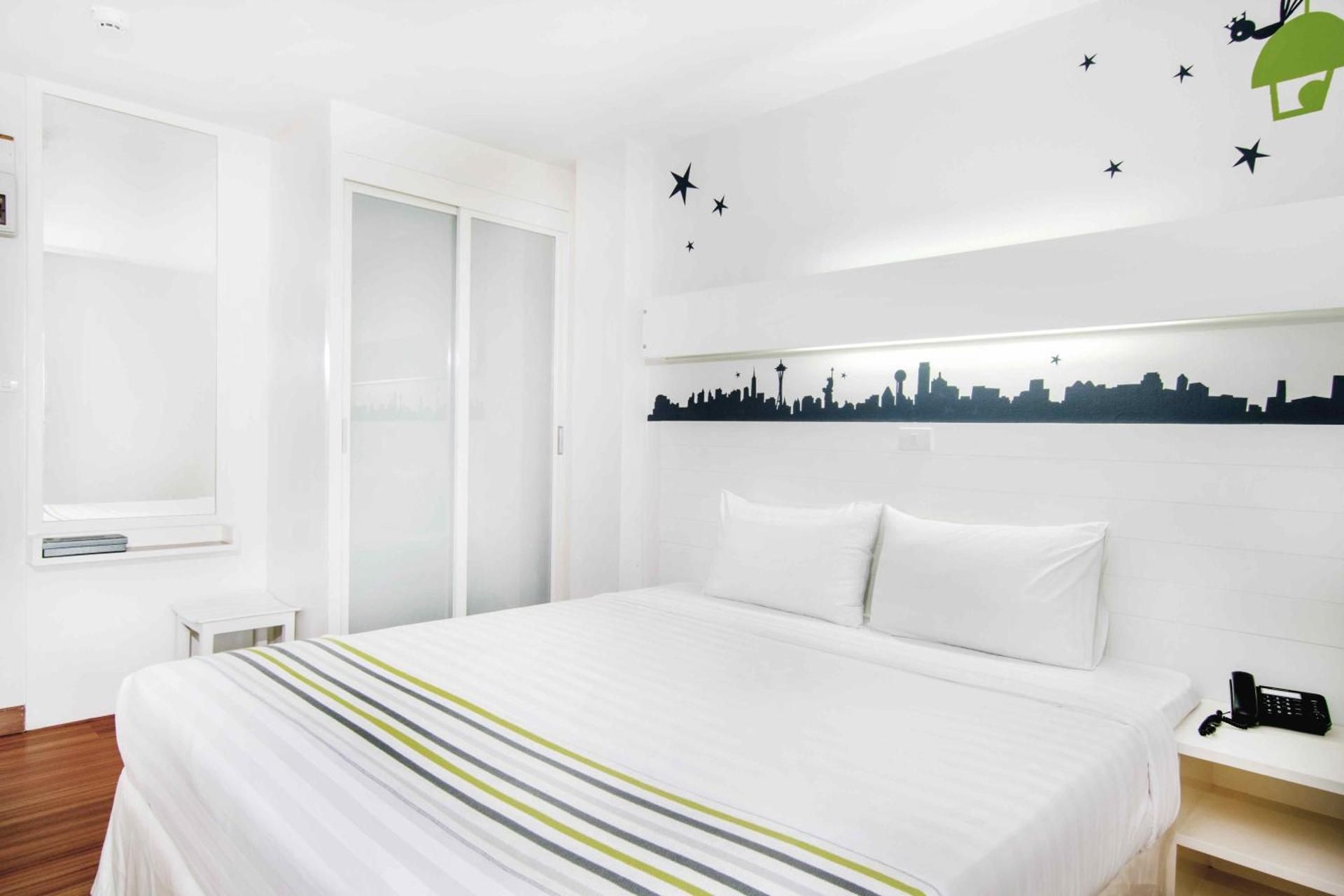 undefined The Phoenix Hotel Bangkok 10