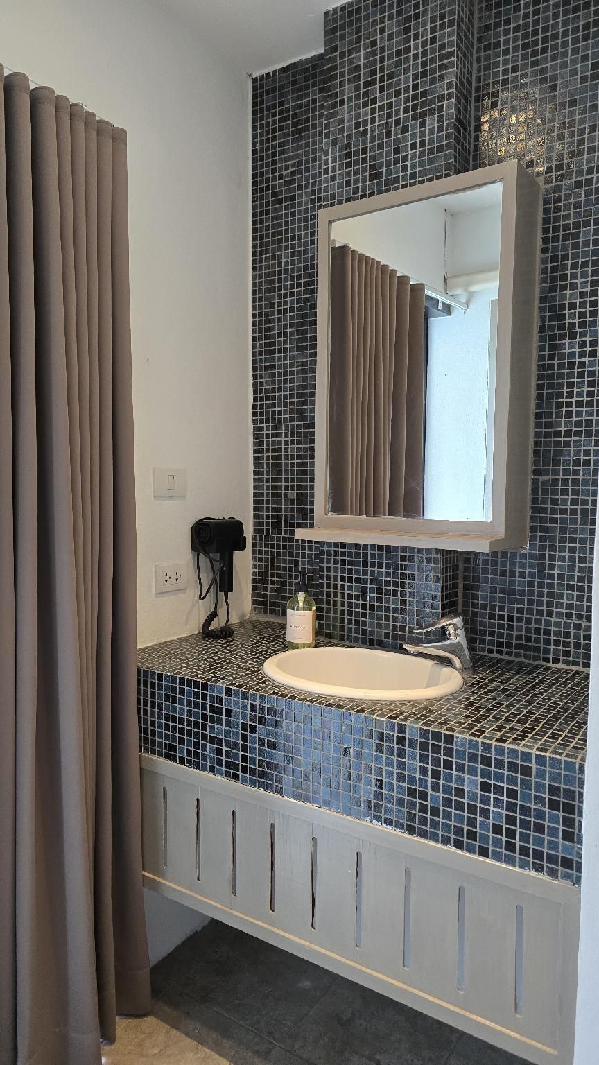 undefined The Phoenix Hotel Bangkok 4