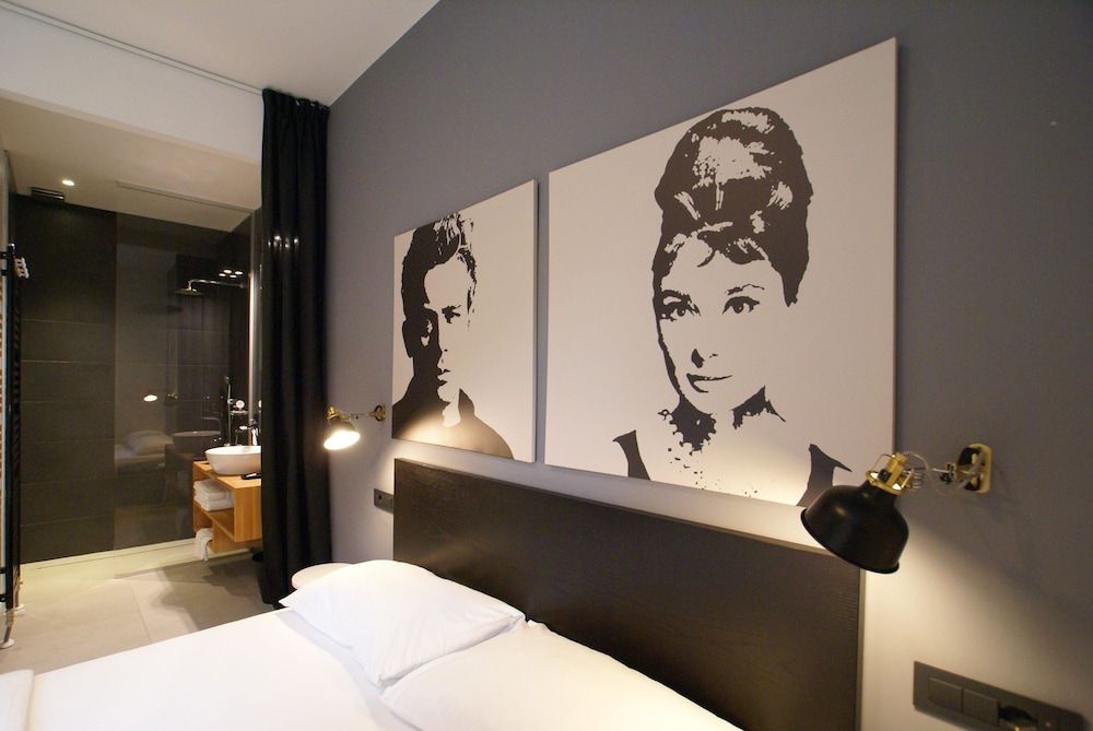 undefined Fingerprint Tree Apartment 2