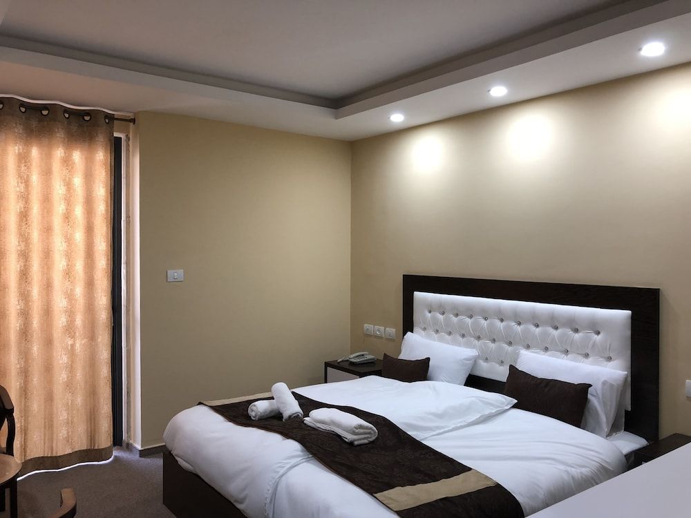 Deluxe Quadruple Room, Multiple Beds, Non Smoking