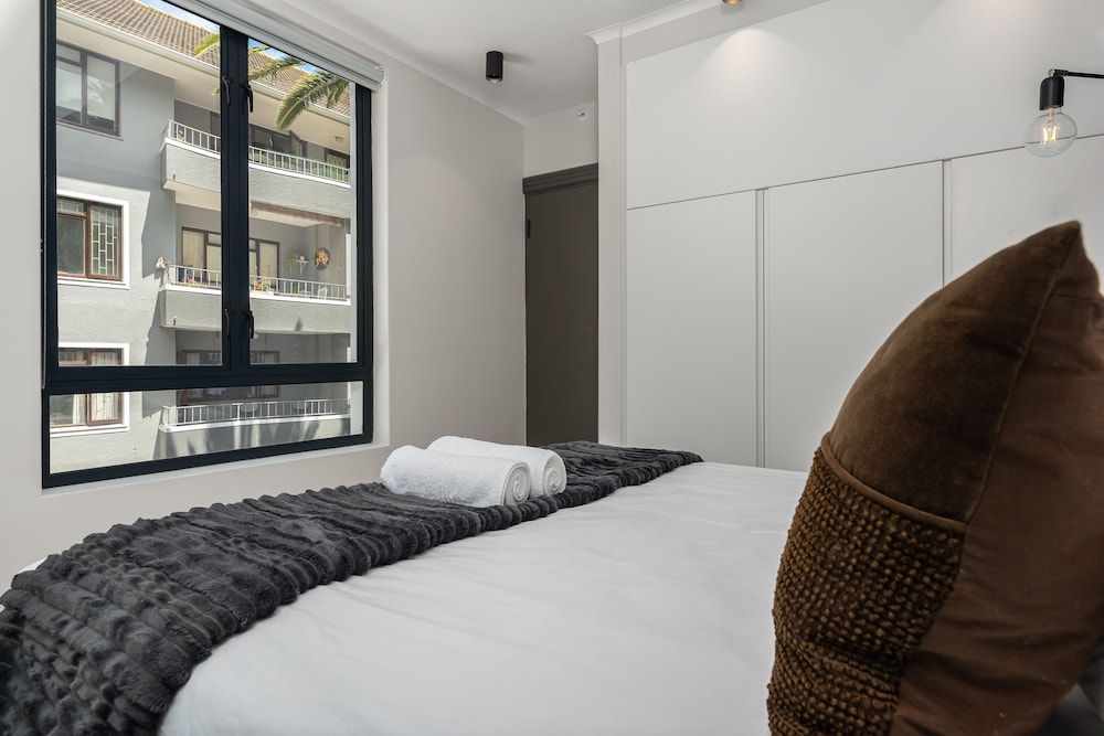 undefined Portswood 205 7