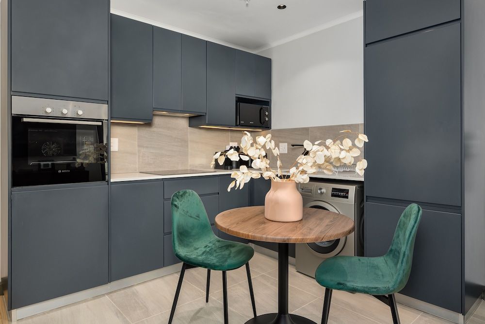 undefined Portswood 205 9