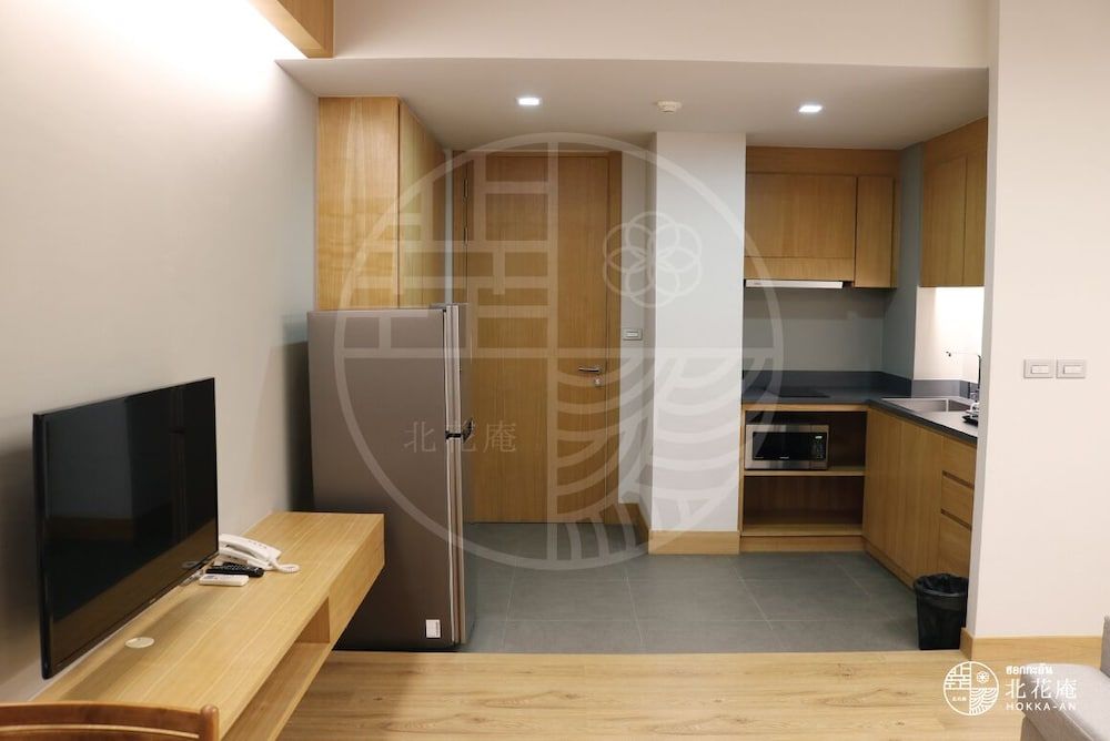 Raveevan Hotel Santidham Superior Room 6