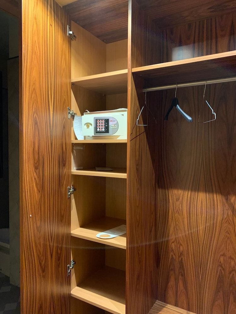 Laghi Room Only Quadruple Room 6