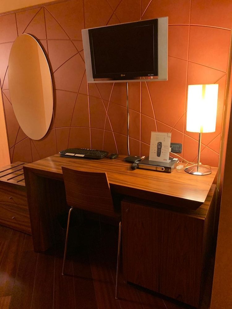 Laghi Room Only Quadruple Room 8