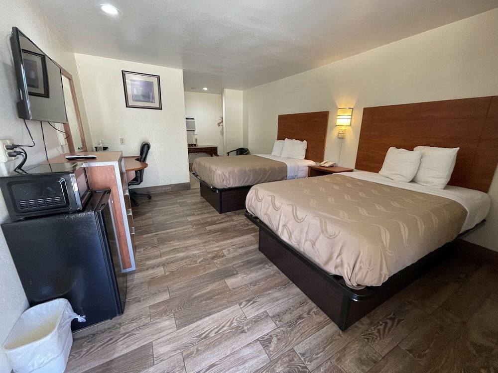 EverGreen Inn & RV Double Room, 2 Double Beds, Smoking 5