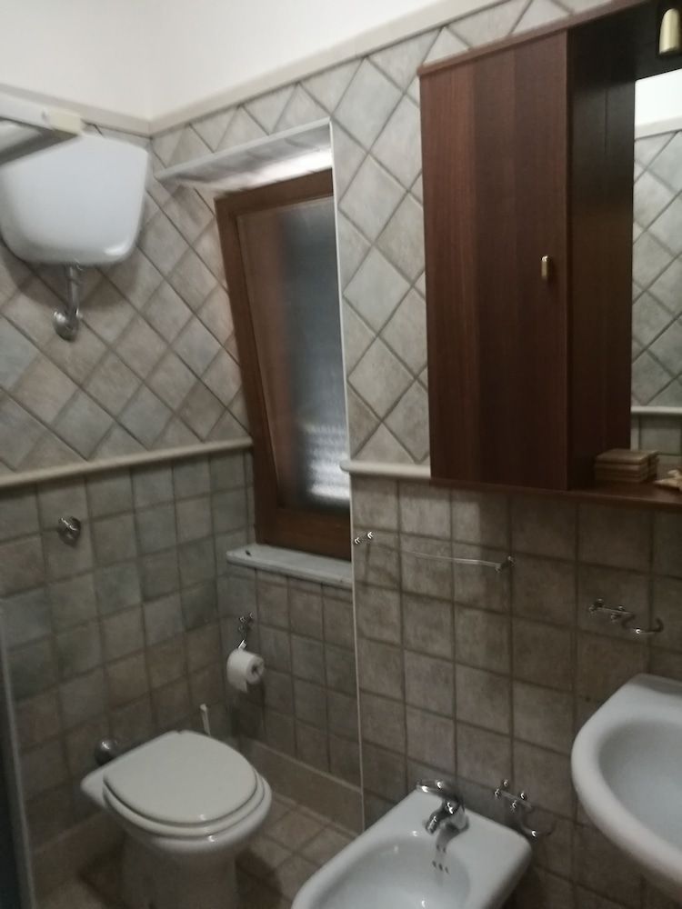 Garden Inn Family Room 3