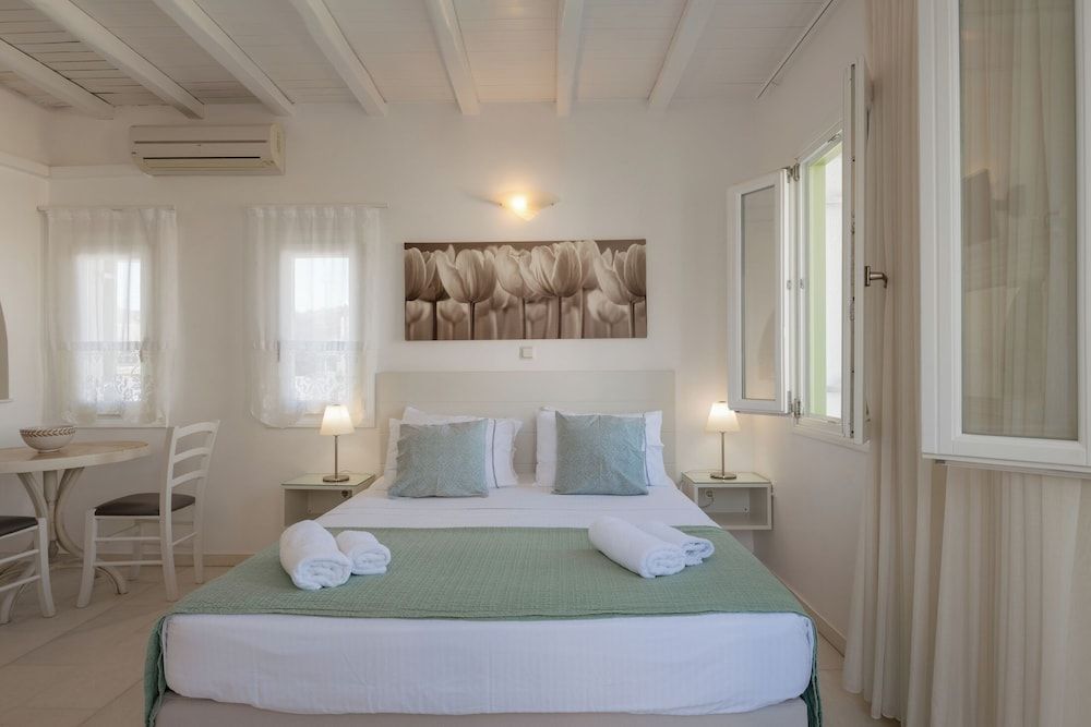 Studio, Sea View