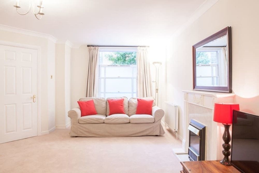 undefined Apartment Next to Victoria Station 10