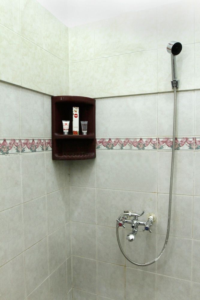 OYO 146 Menteng Residence Near Kementerian Perencanaan Pembangunan Nasional/Badan Perencanaan Pembangunan Nasional (Kementerian PPN/Bappenas) Standard Twin Room, Non Smoking 11