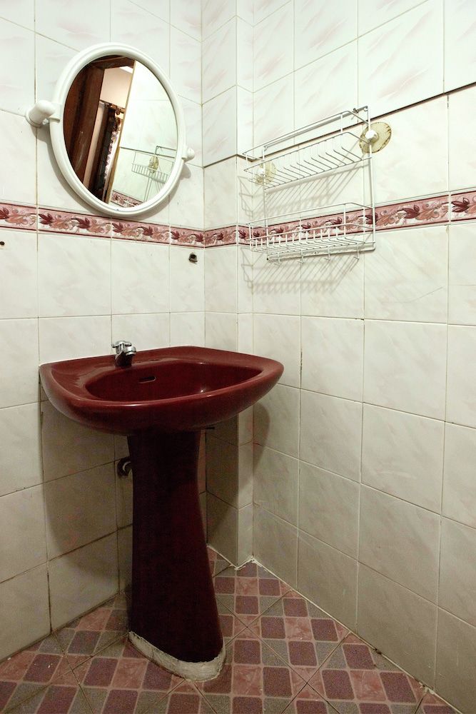 OYO 146 Menteng Residence Near Kementerian Perencanaan Pembangunan Nasional/Badan Perencanaan Pembangunan Nasional (Kementerian PPN/Bappenas) Standard Double Room, Non Smoking 8