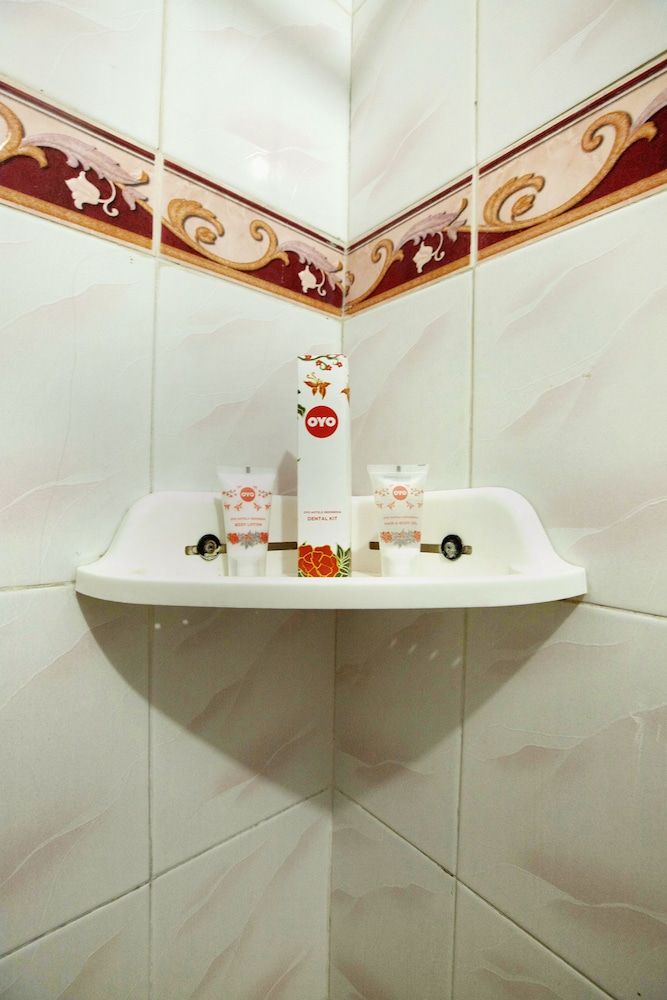 OYO 146 Menteng Residence Near Kementerian Perencanaan Pembangunan Nasional/Badan Perencanaan Pembangunan Nasional (Kementerian PPN/Bappenas) Standard Double Room, Non Smoking 11