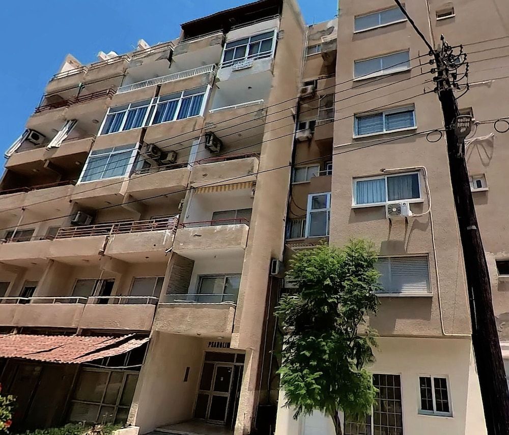 undefined Next to the beach Mackenzie Studio 3