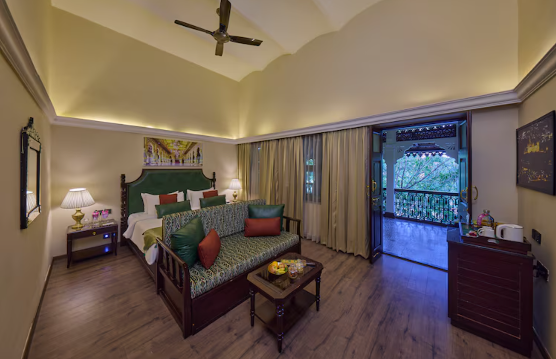 Luxury Heritage with Lawn view Balcony