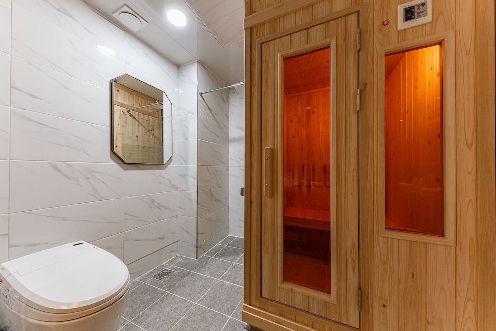 Rest Hotel Business Twin Room 4