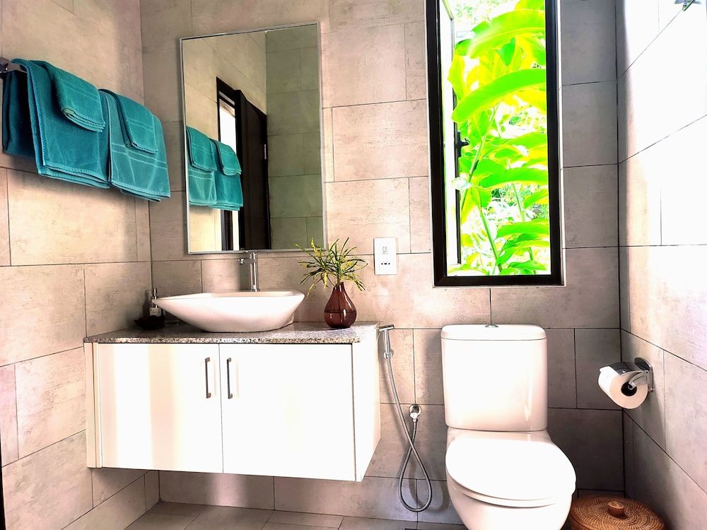 Ranis Lodge Honeymoon Villa 5