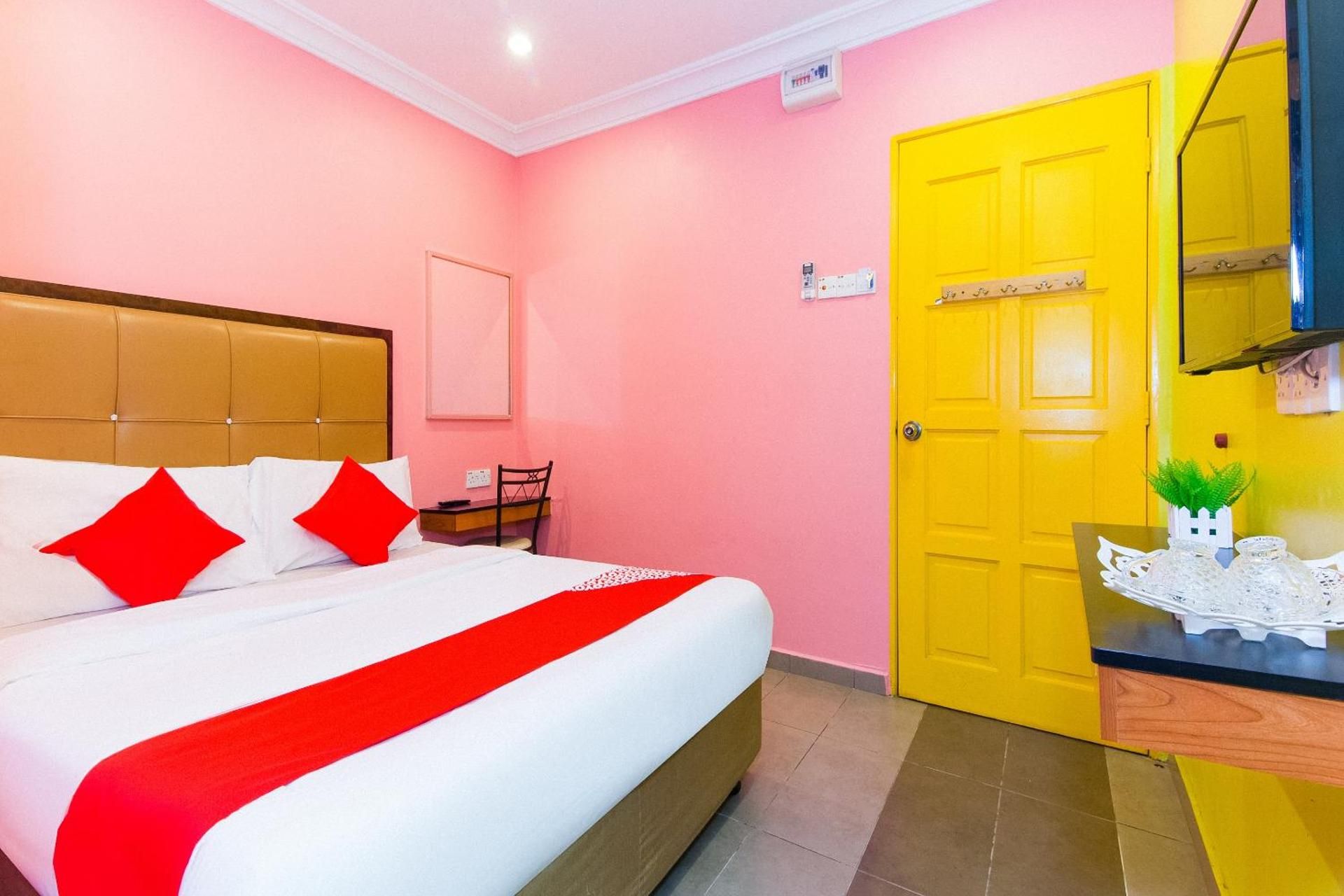 Hotel O Comfort Deluxe Double Room