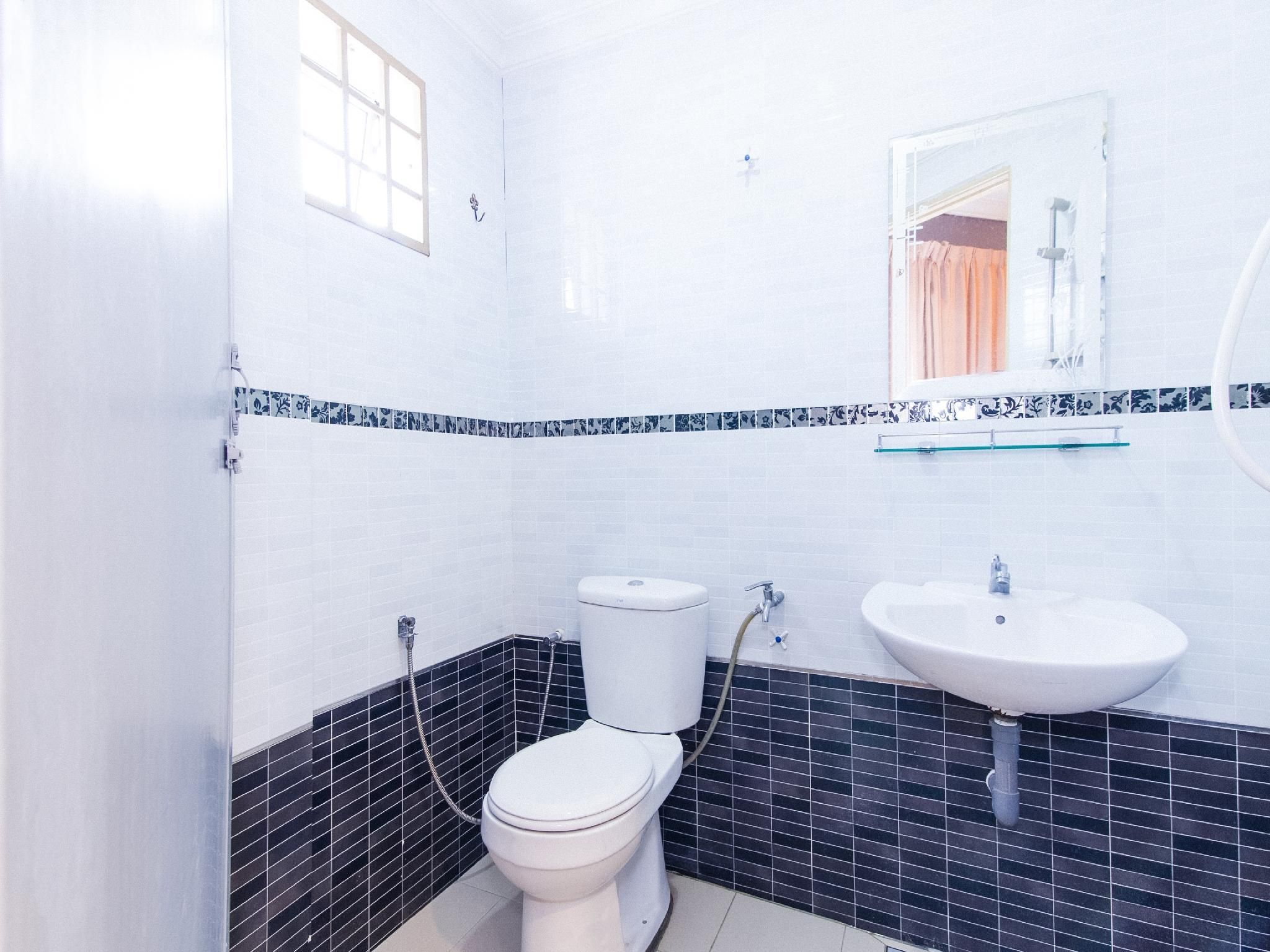 undefined Hotel O Comfort 7