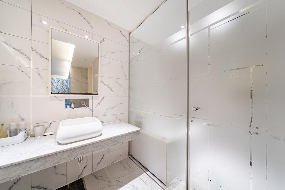 Pandora Hotel Business Room 4