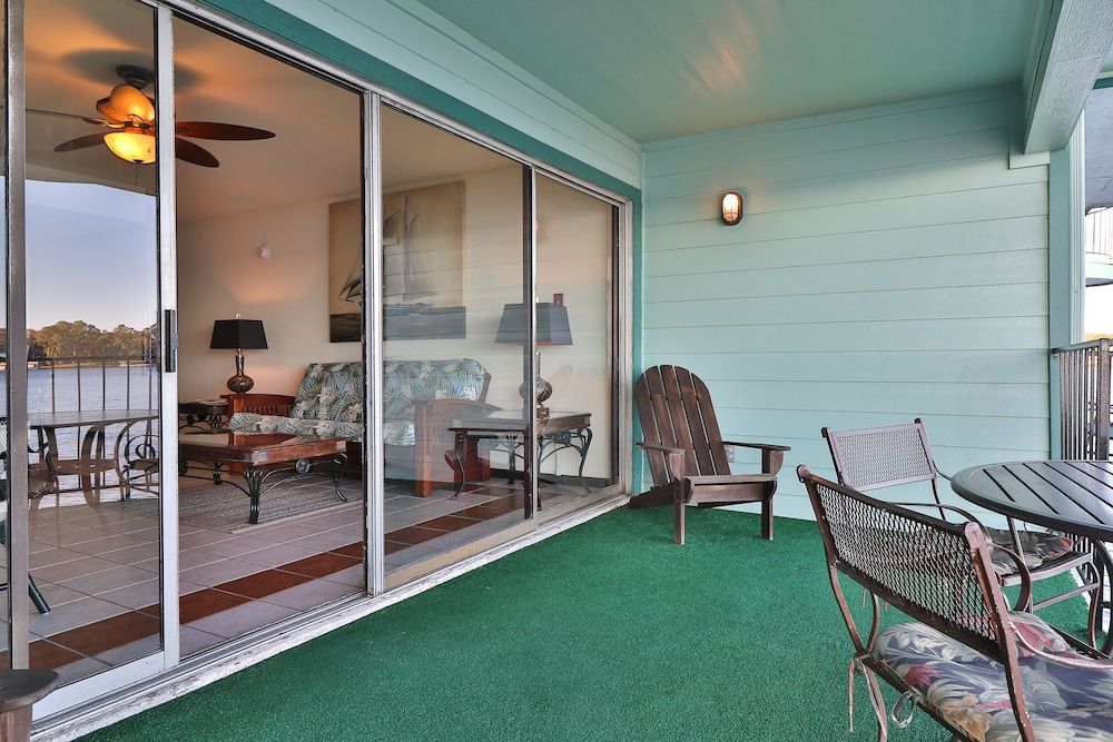 Resort Attractions Luxury Condo, 2 Bedrooms, Balcony, Lake View 5