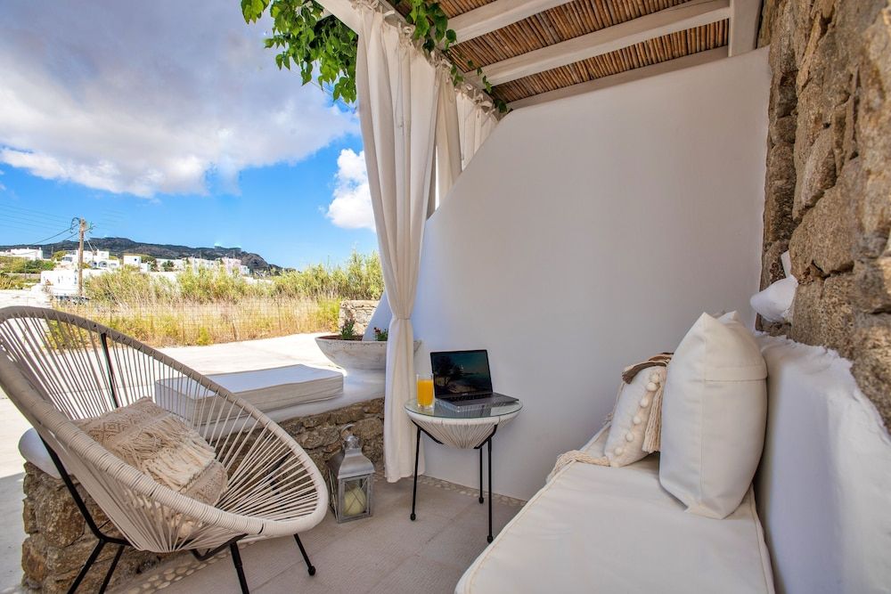 Mykonos Dot Apartments Superior Double Room 4