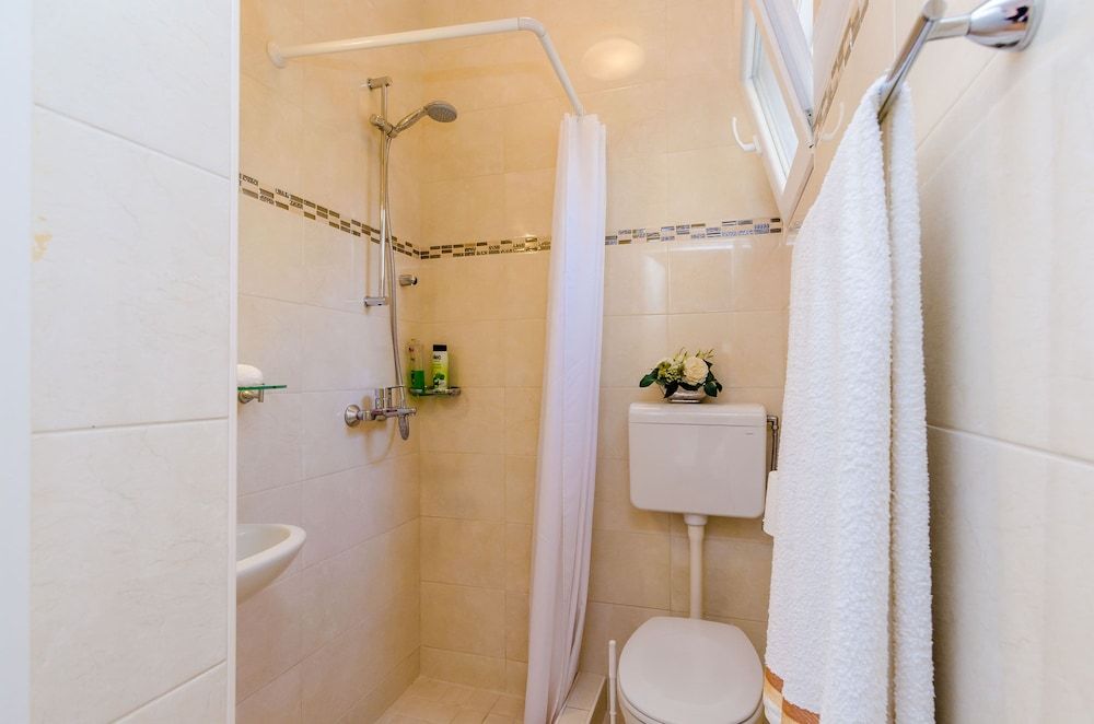 Rooms Batina Double Room (Standard Double Room-2) 8