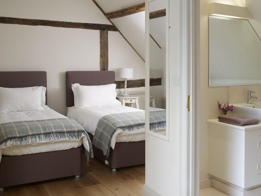 Luxury Cottage, Ensuite, Garden View (Orchard Cottage)